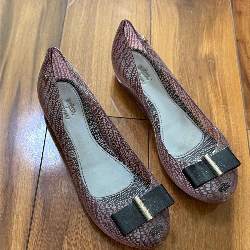 Chic Women's Bow Flats in Black and Brown